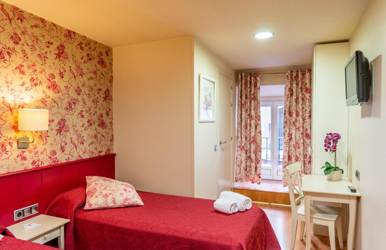 Hostal Matheu Madrid Extérieur photo