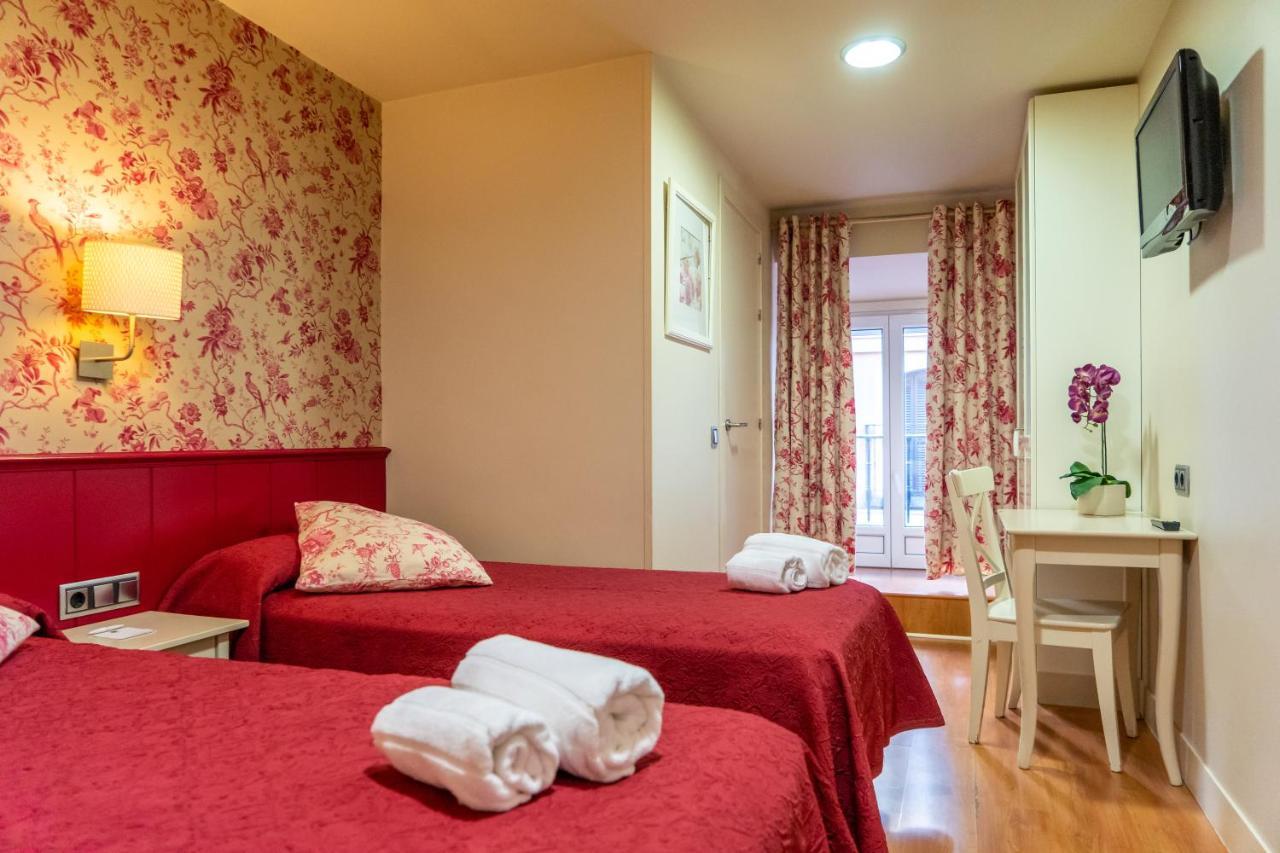 Hostal Matheu Madrid Extérieur photo