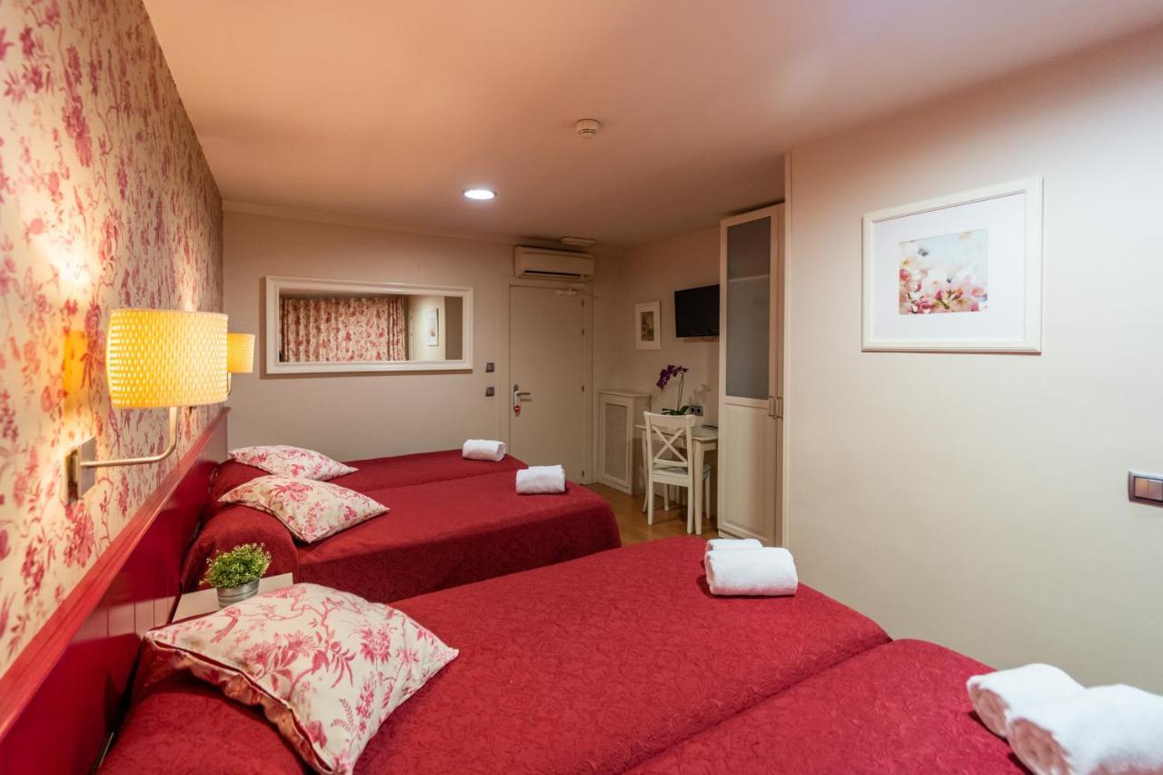 Hostal Matheu Madrid Extérieur photo
