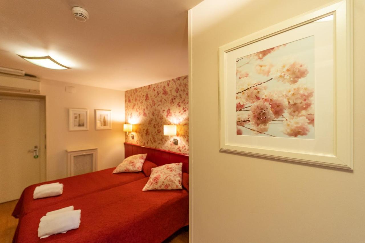 Hostal Matheu Madrid Extérieur photo