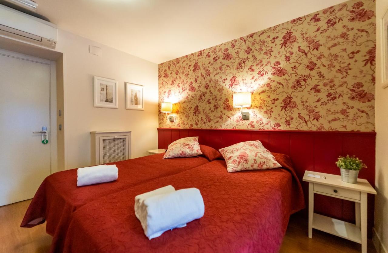 Hostal Matheu Madrid Extérieur photo