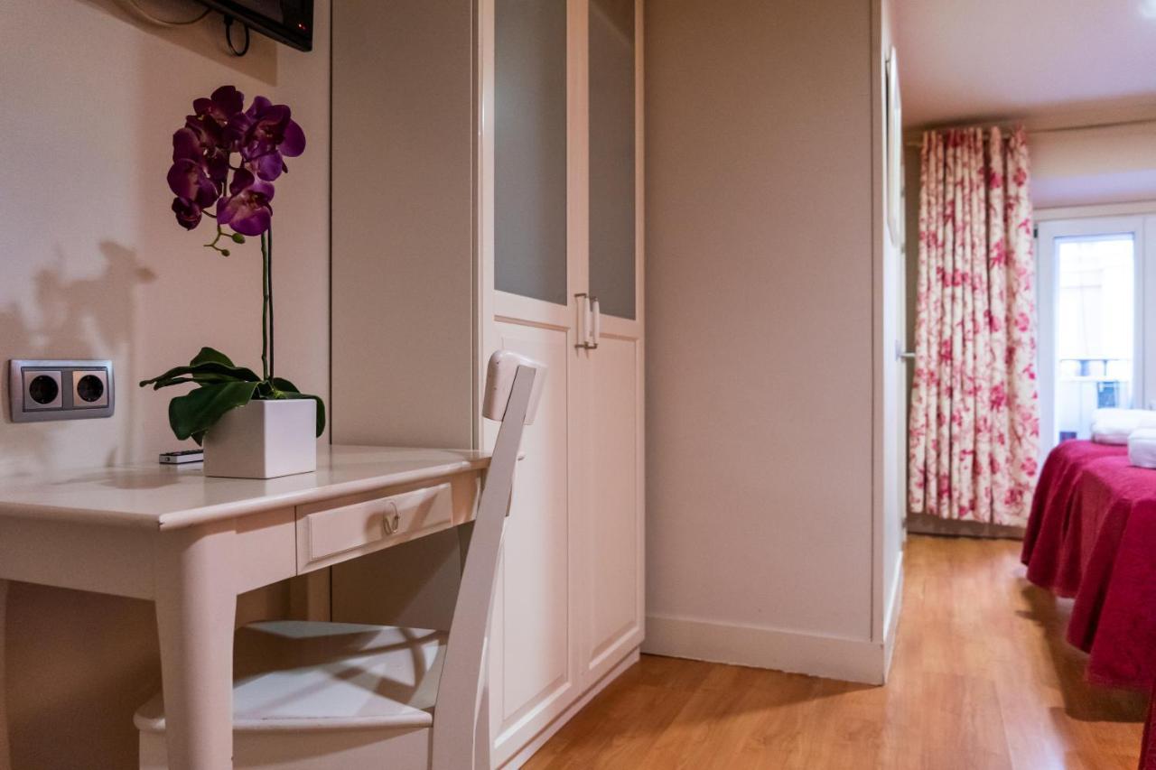 Hostal Matheu Madrid Extérieur photo