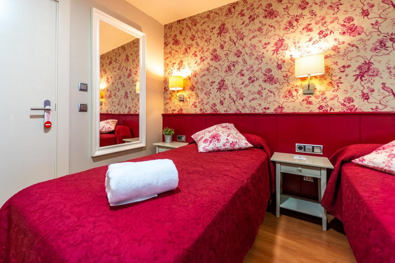 Hostal Matheu Madrid Extérieur photo