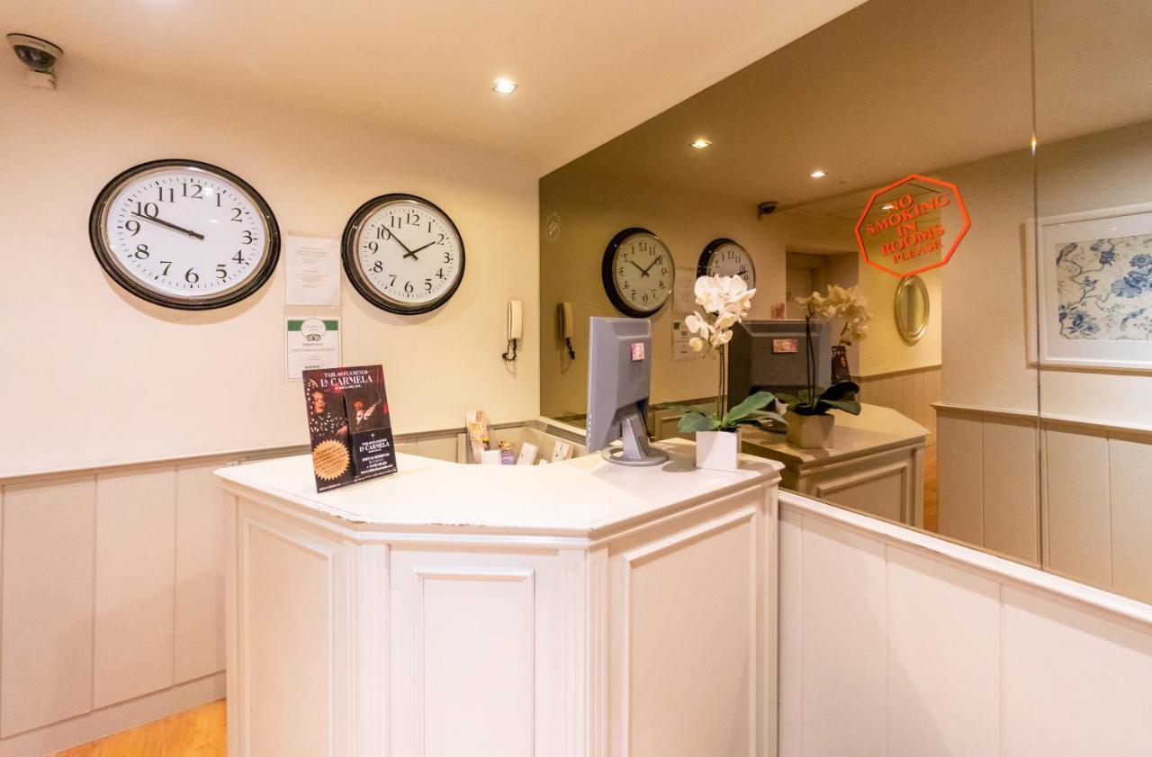 Hostal Matheu Madrid Extérieur photo