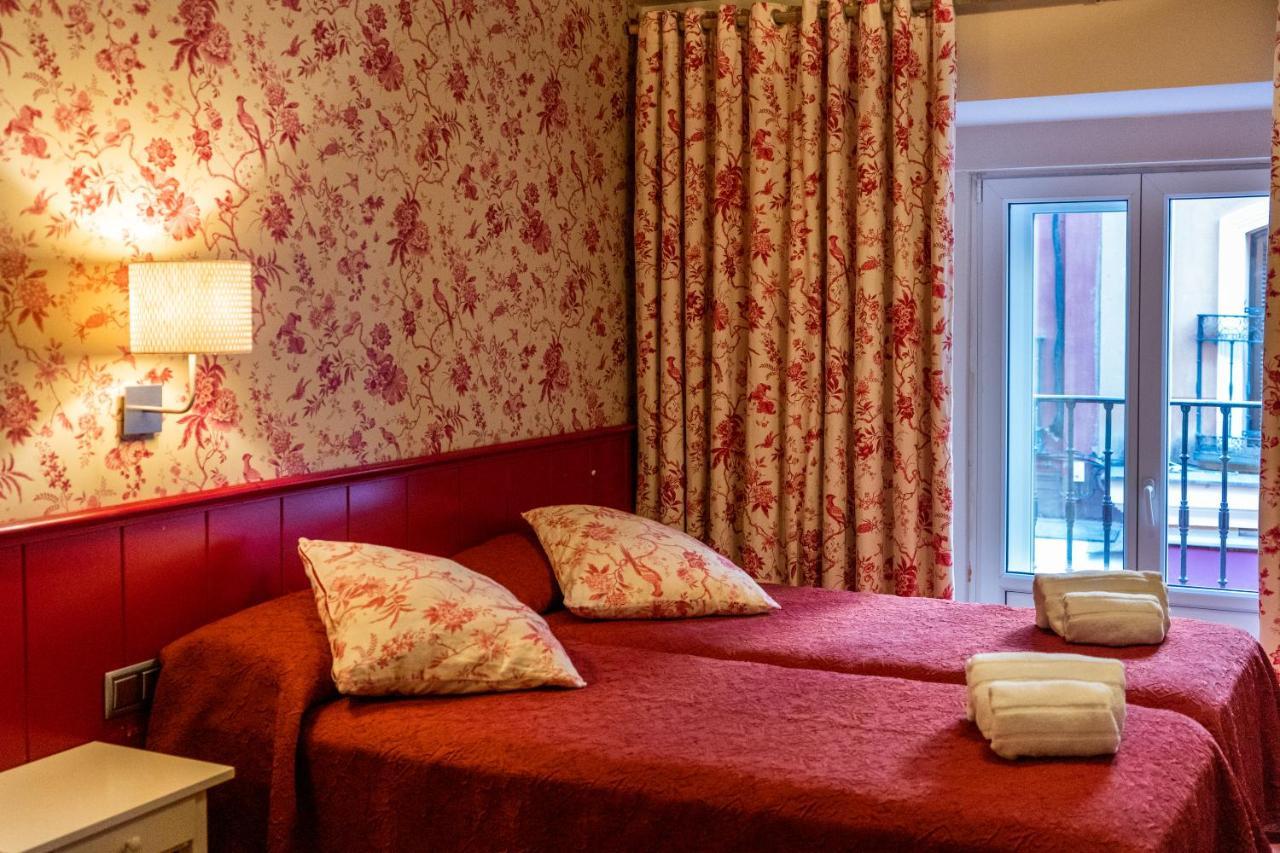 Hostal Matheu Madrid Extérieur photo
