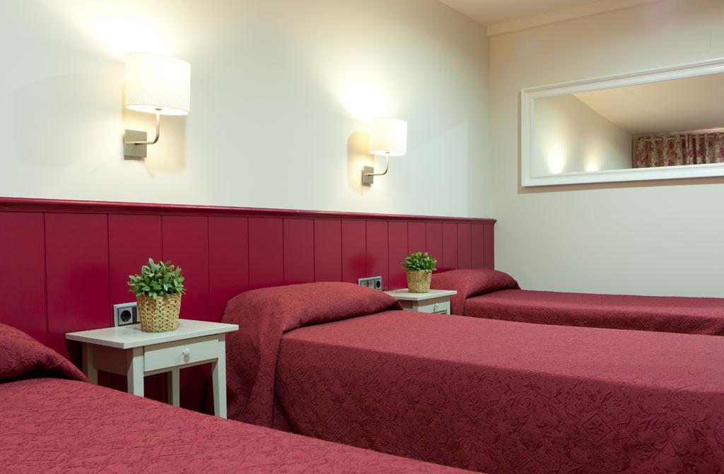 Hostal Matheu Madrid Extérieur photo